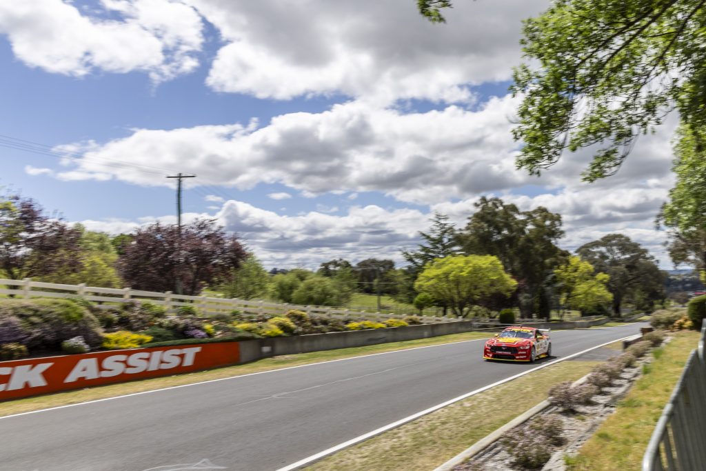 A Ford Mustang powering up Mountain Straight at the 2023 Bathurst 1000. Image: Ford Performance