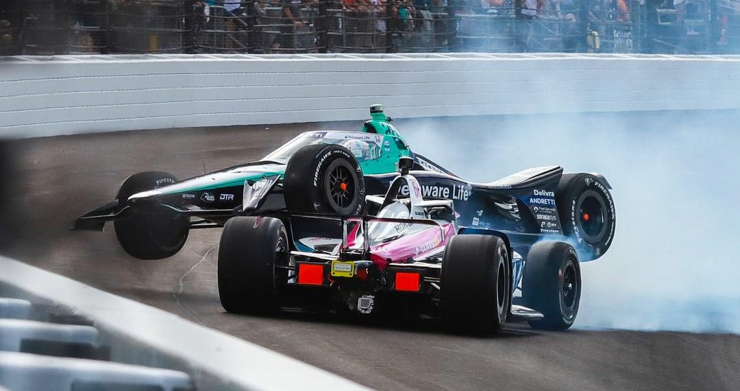 Marcus Ericsson crashes into Tom Blomqvist. Image: Penske Entertainment