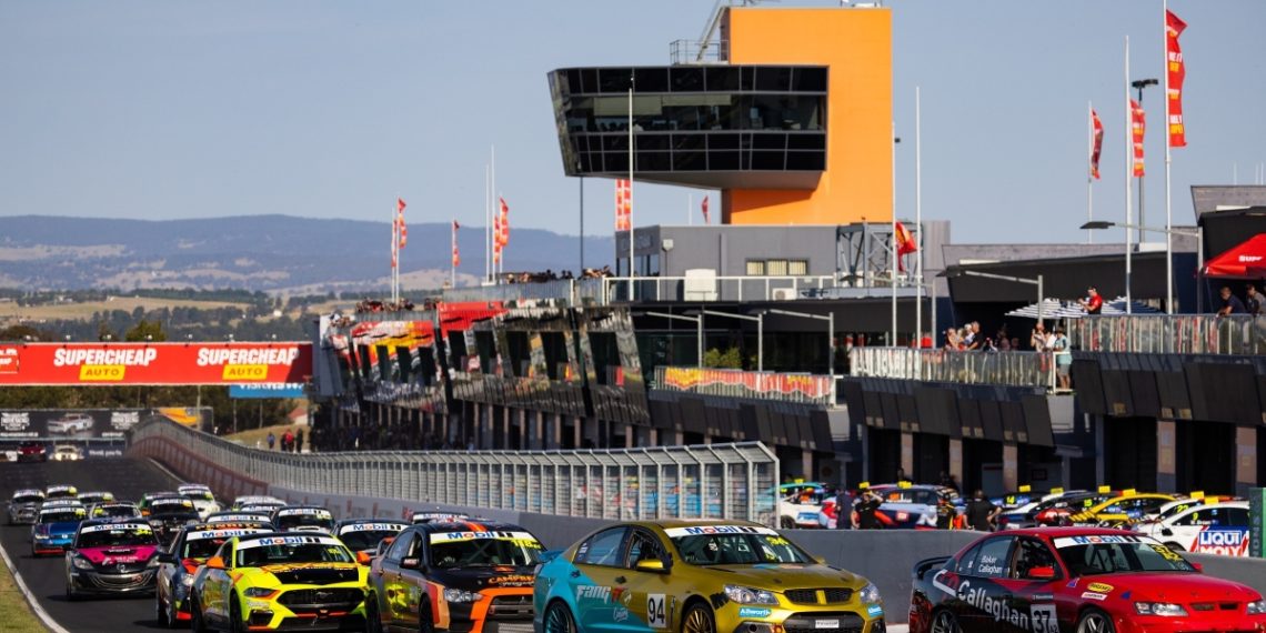 The Bathurst International will again feature on the Australian Production Car calendar at the final round in 2024. Image: Supplied / Speedshots