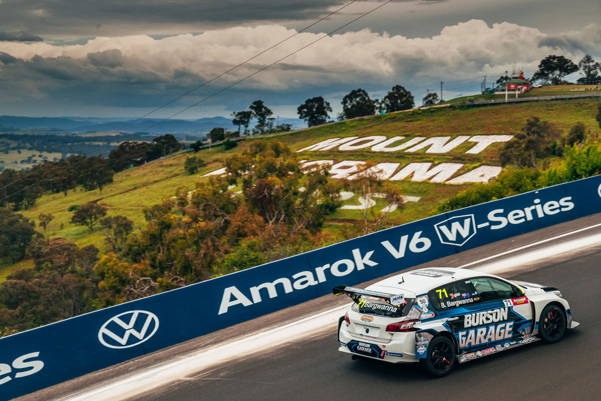Record-setting Bargwanna scores TCR Bathurst 400 pole