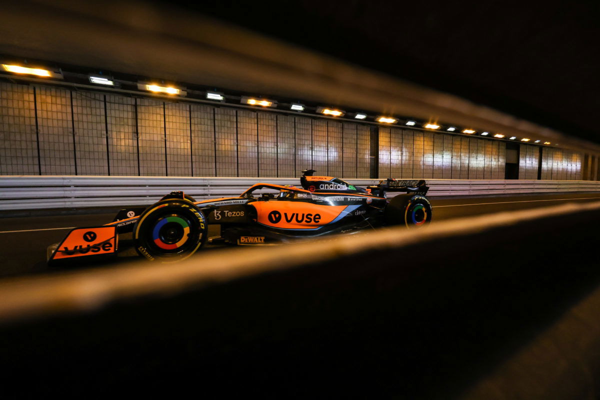 McLaren team boss defends Ricciardo