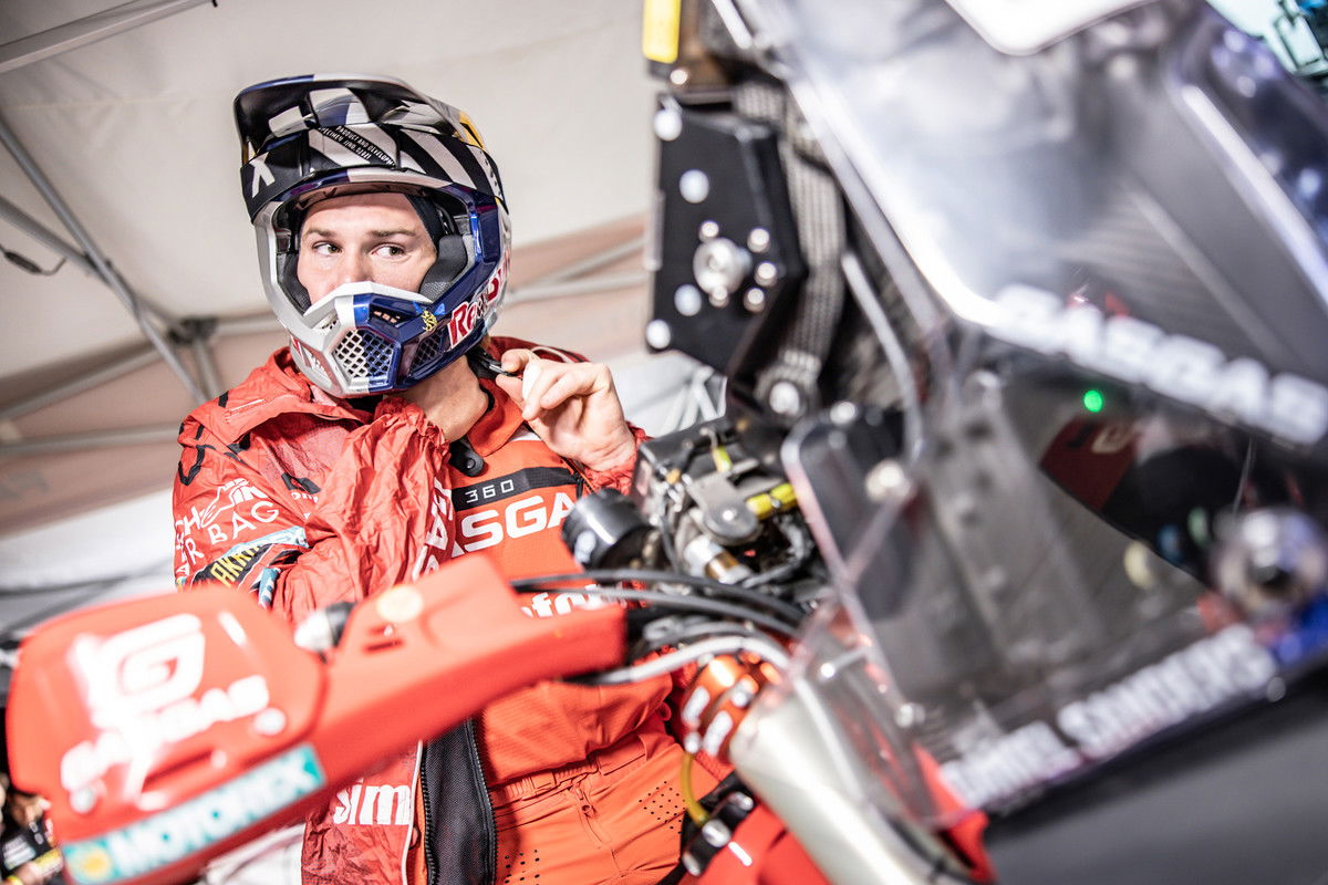 Sanders ruled out of Finke due to Dakar injury