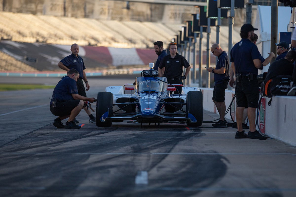 NASCAR prowess gives Johnson confidence for IndyCar oval debut