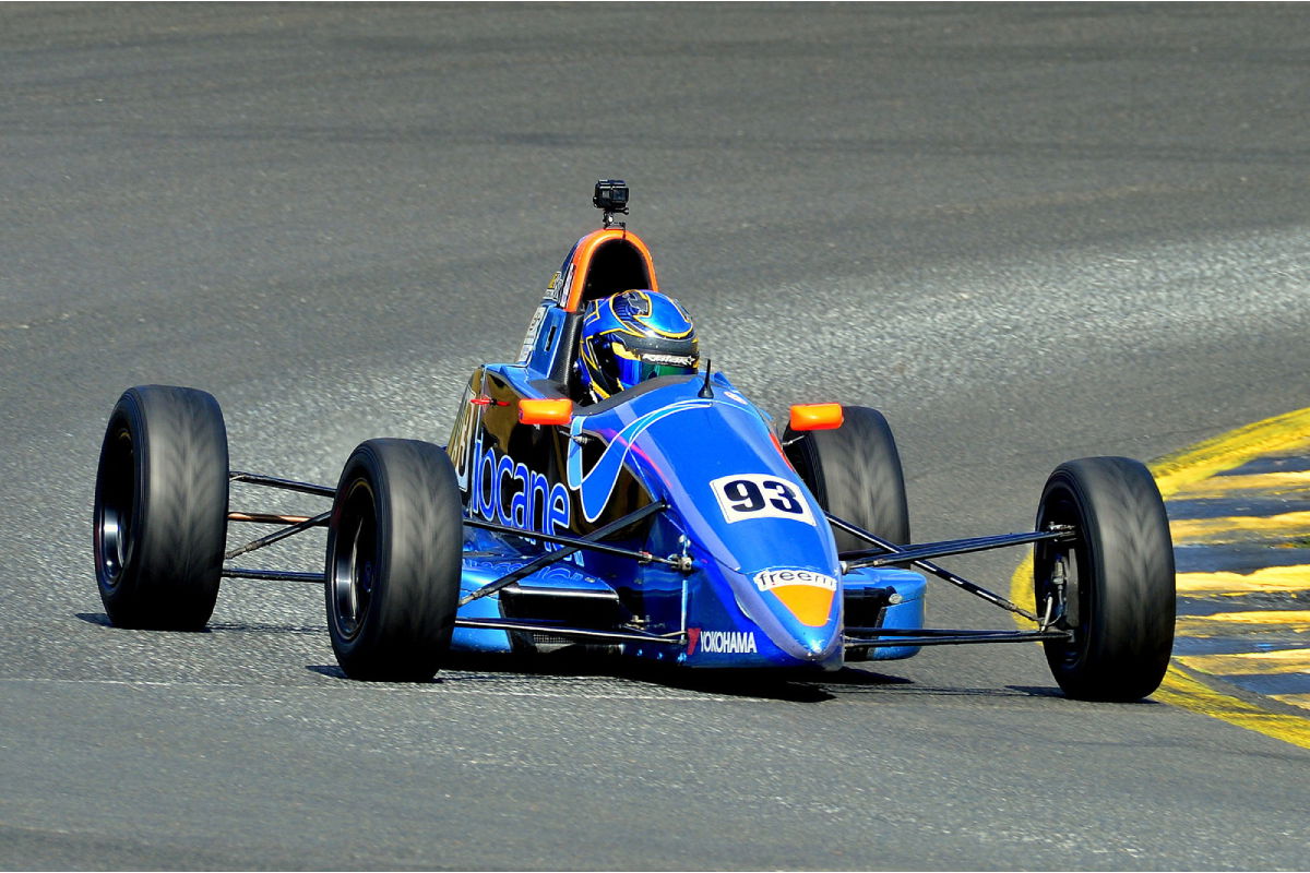Piszcyk clean sweeps Formula Ford