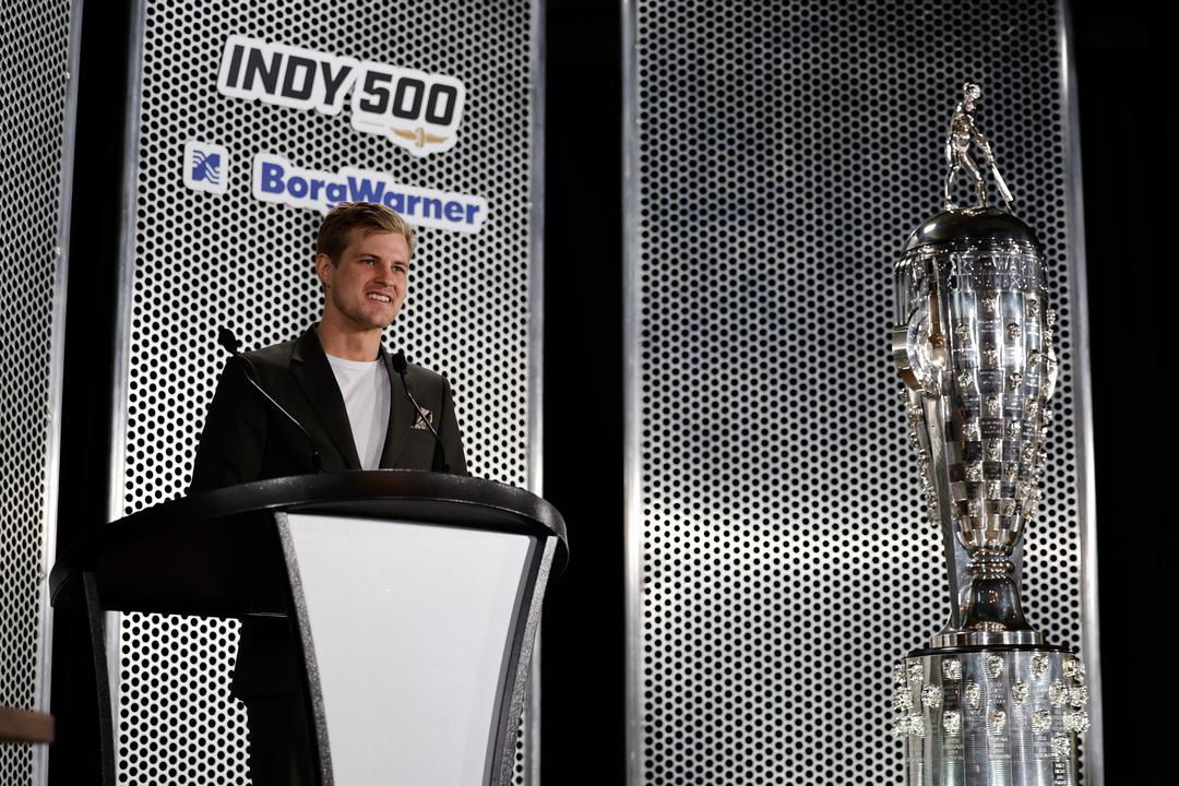 Ericsson’s likeness on Indy 500 trophy unveiled