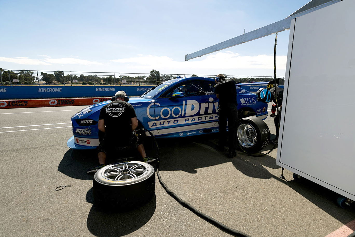 Bathurst 1000 runner-up working in BRT pit crew
