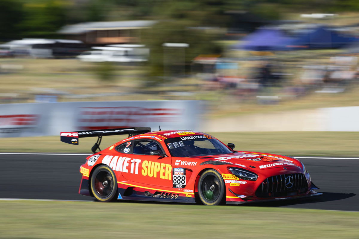 Factory Mercedes drivers hail Feeney’s Bathurst performance