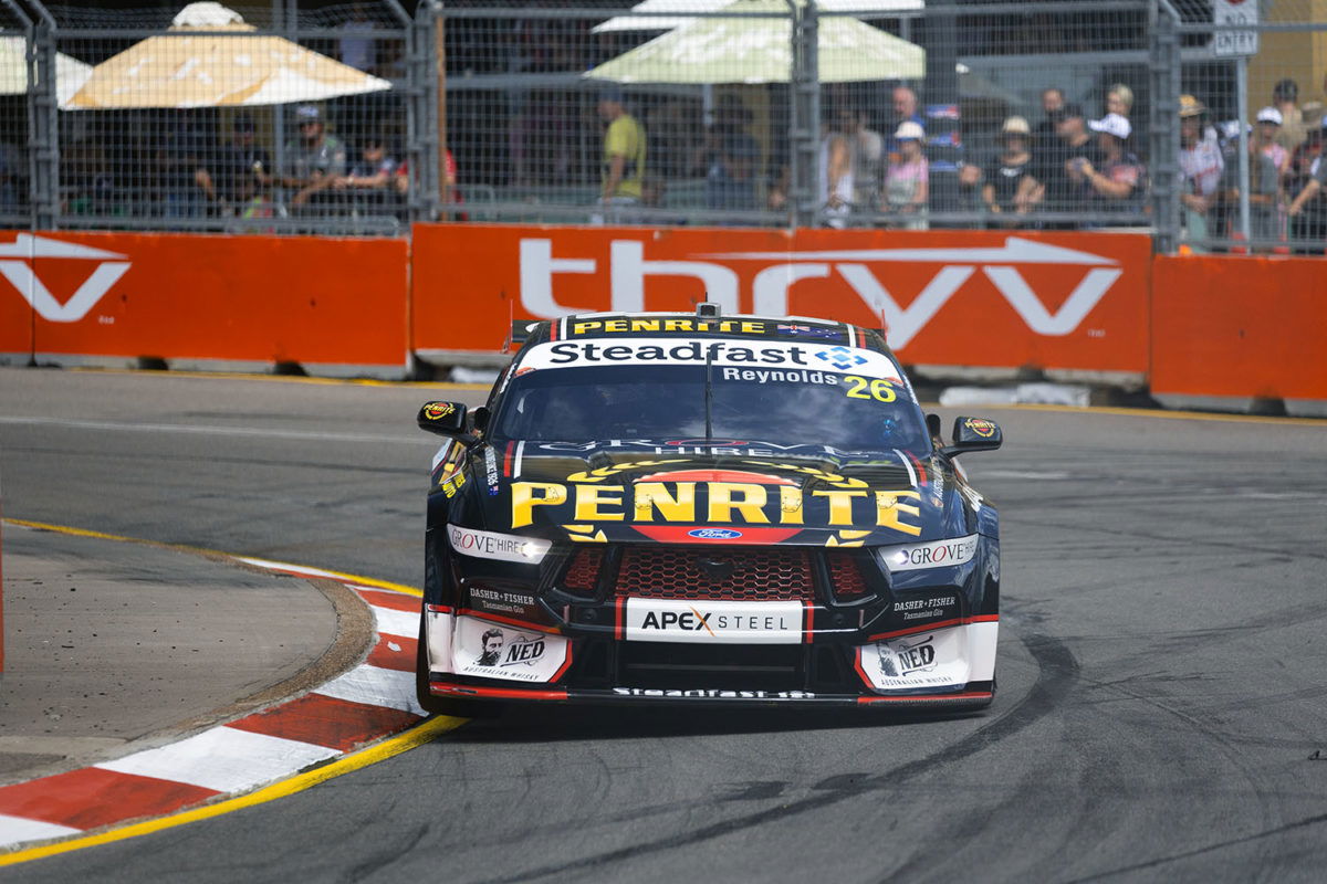 Reynolds denies Mostert Newcastle 500 pole