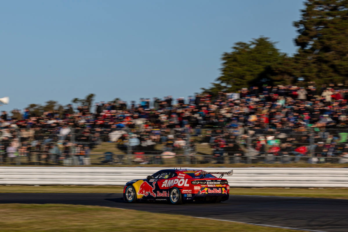 SVG hails Triple Eight crew for pre-Race 12 repair