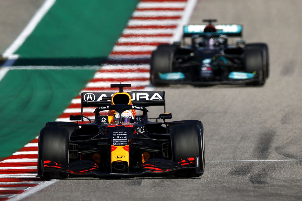 Ricciardo believes Verstappen capable of winning world title