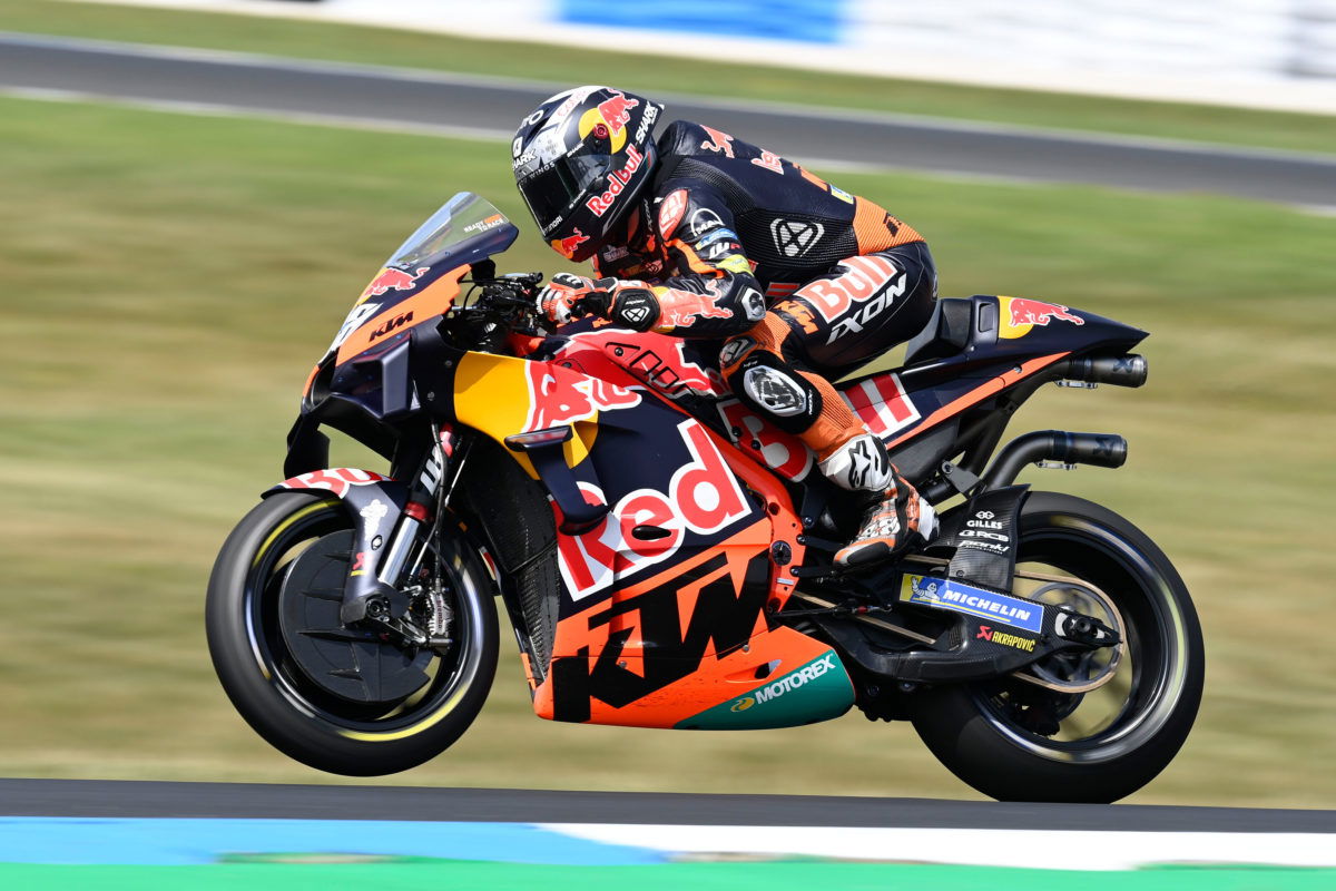 Oliveira penalised for two offences in one lap at Phillip Island