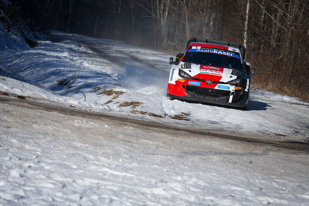 Ogier tactics keep Loeb at bay in WRC opener