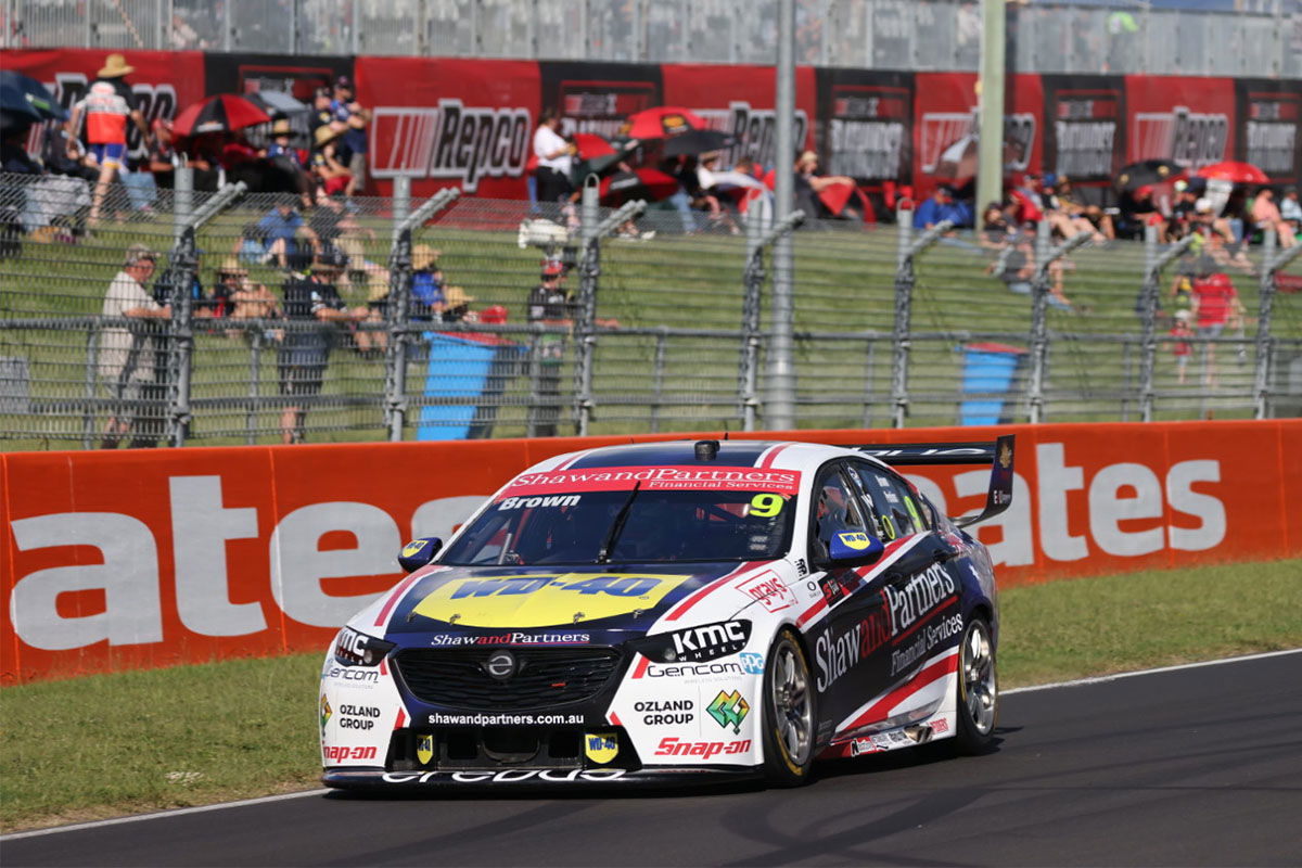 Brown takes provisional pole at Bathurst, Whincup misses shootout