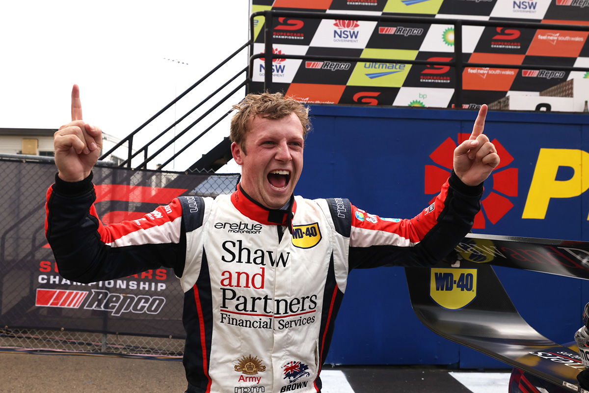 Brown wins Race 28 as Triple Eight team-mates clash