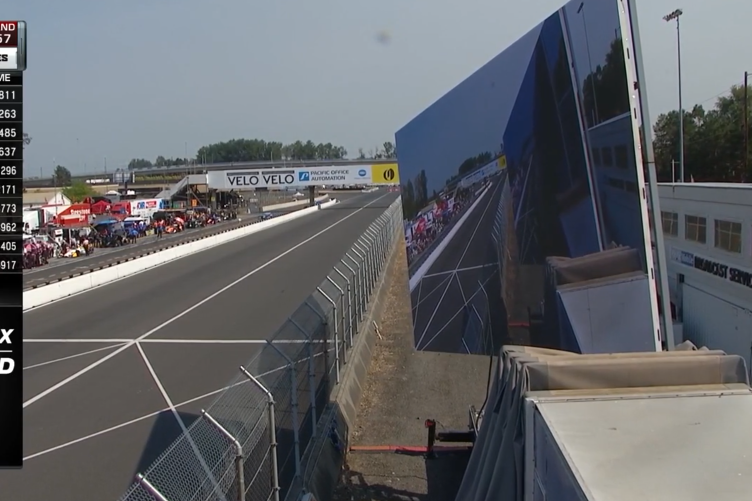 IndyCar practice red-flagged for bizarre reason