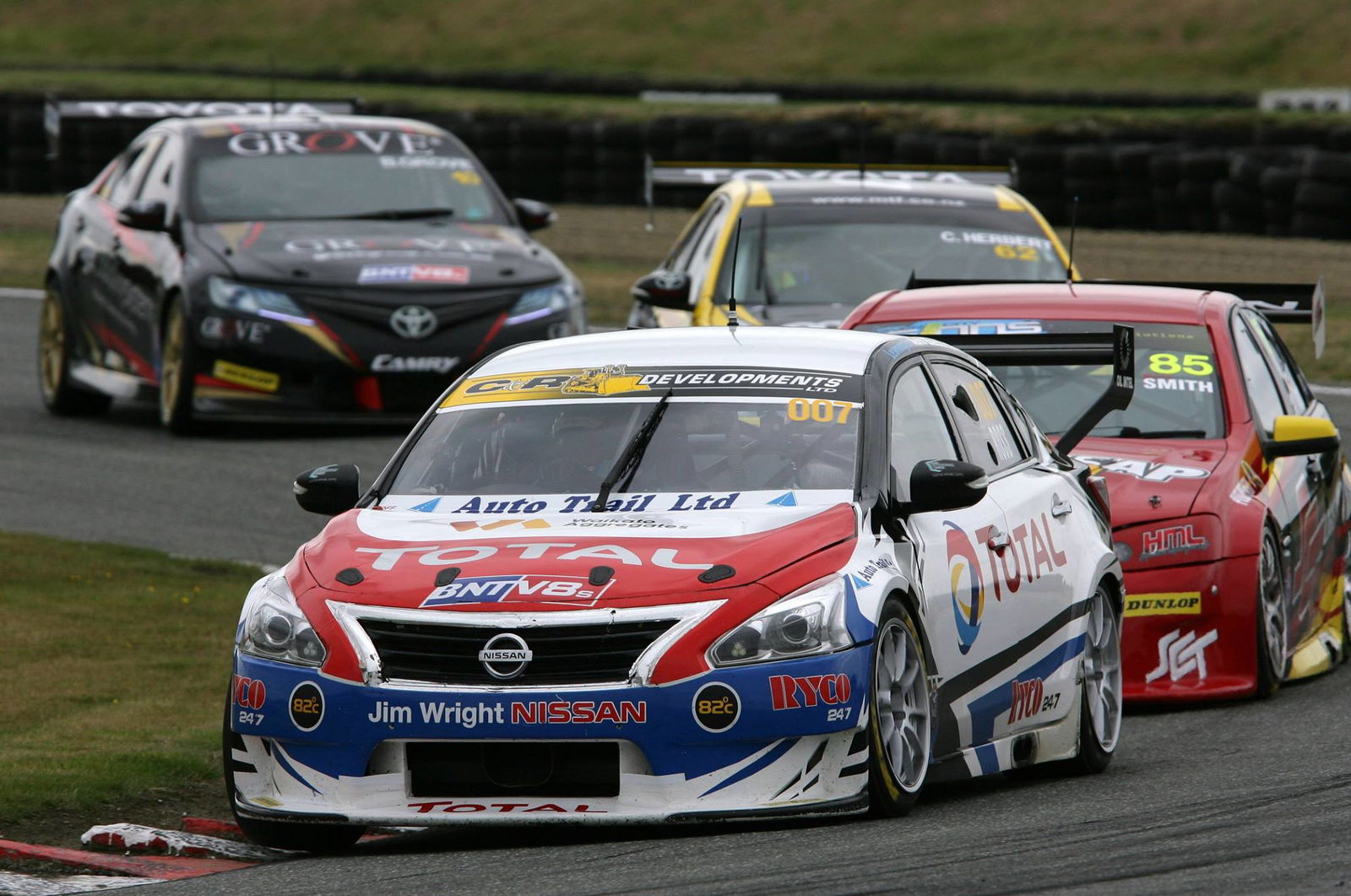 Nick Ross leads Jack Smith pic: BNT V8s Facebook