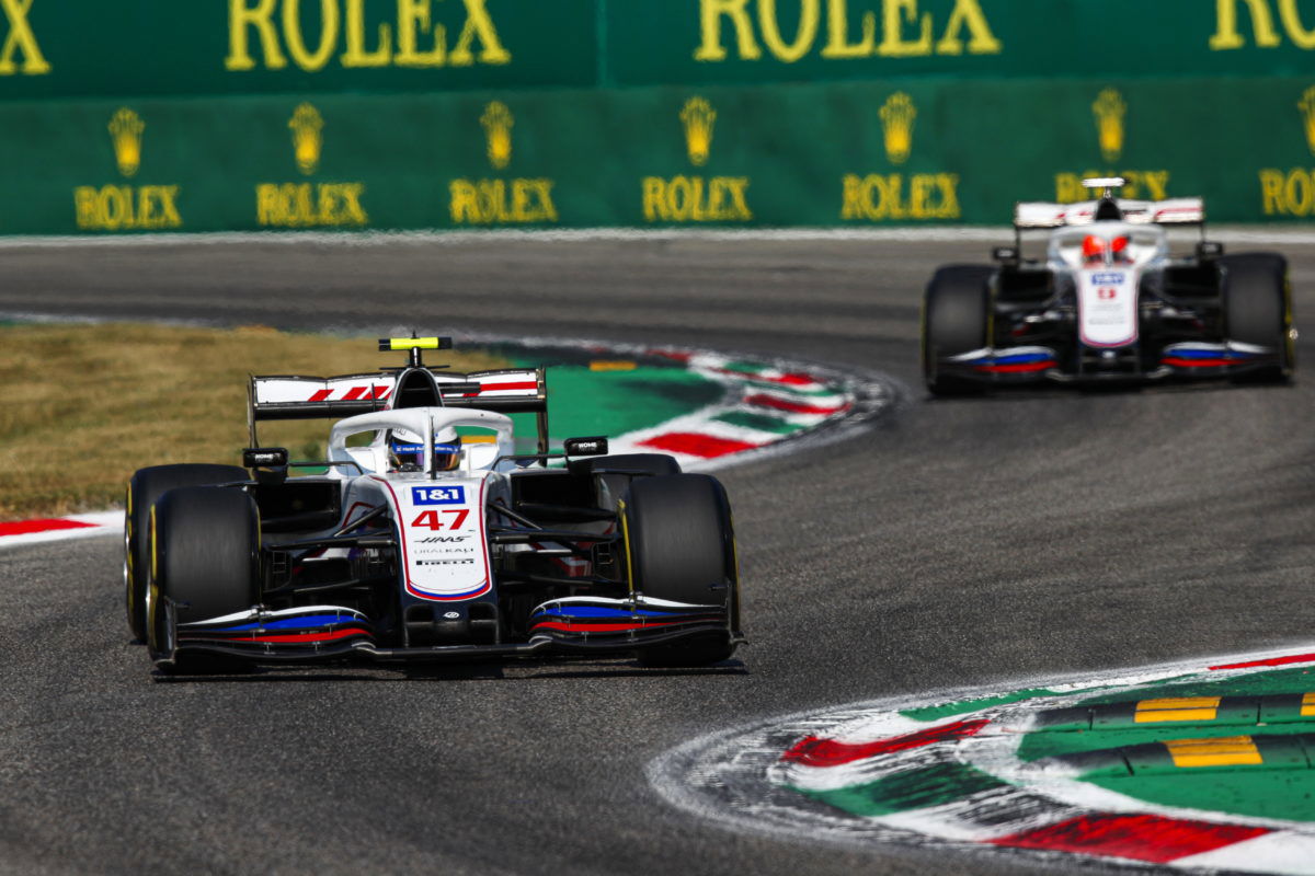 Haas retains unchanged line-up for 2022 F1 season