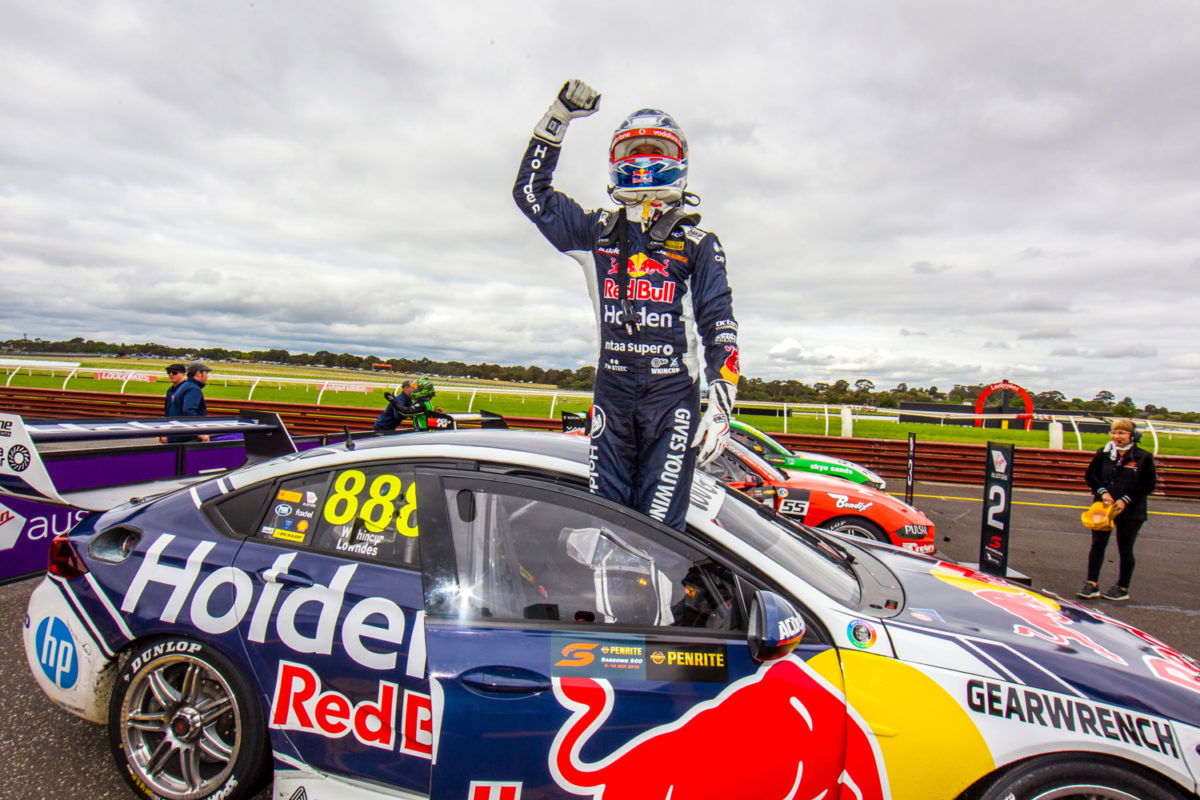 Whincup extends Red Bull HRT contract