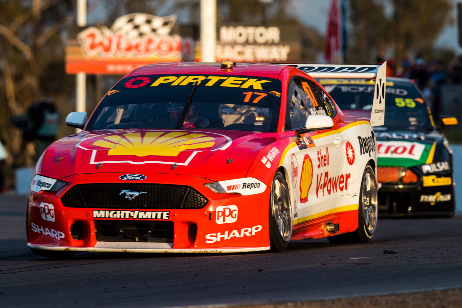 Scott McLaughlin heads Chaz Mostert