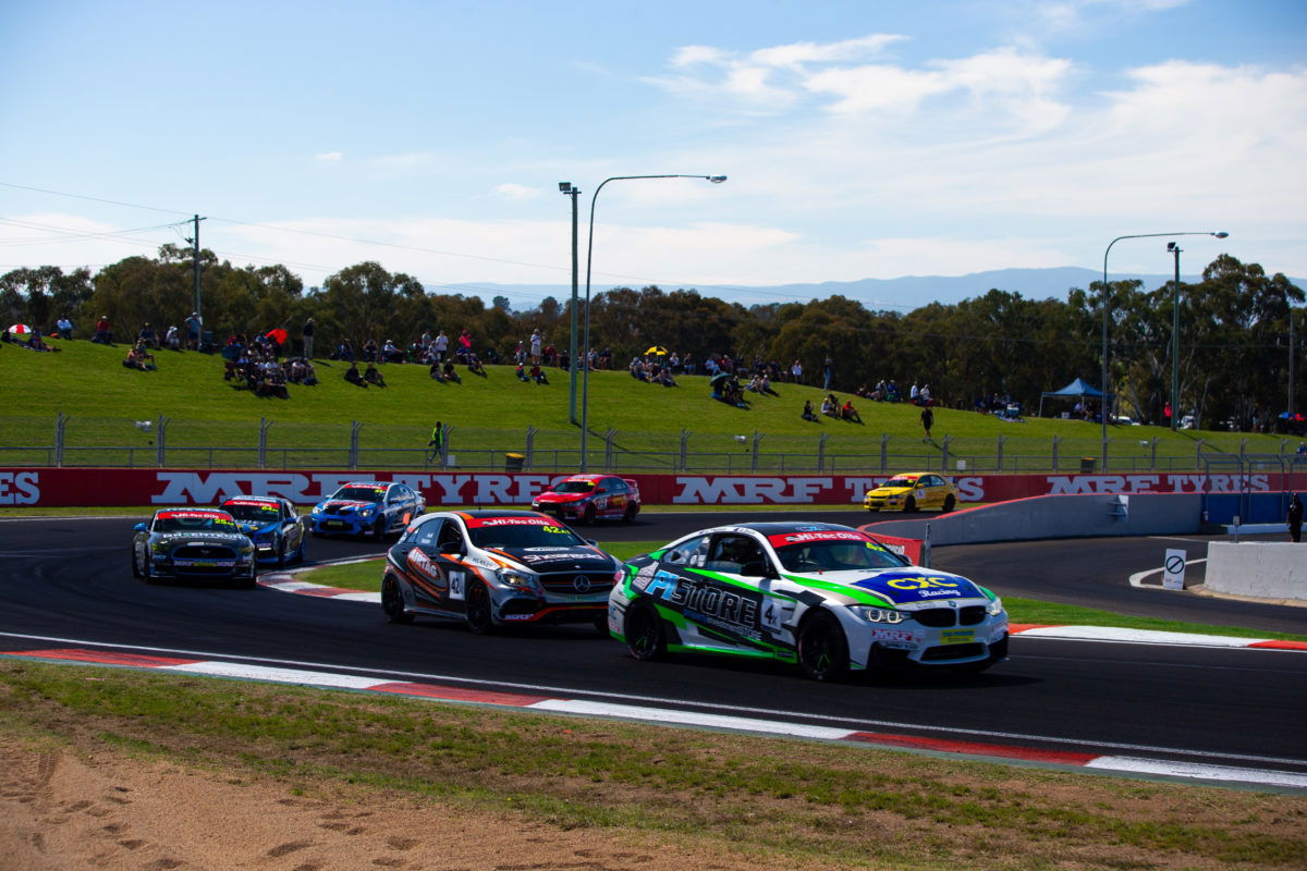 Healthy crowd for Bathurst 6 Hour