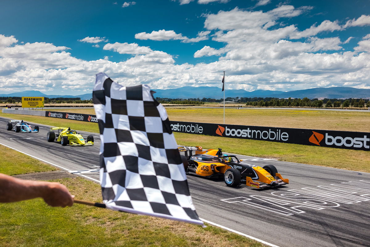 Macrow takes victory under Safety Car in S5000 Heat 2