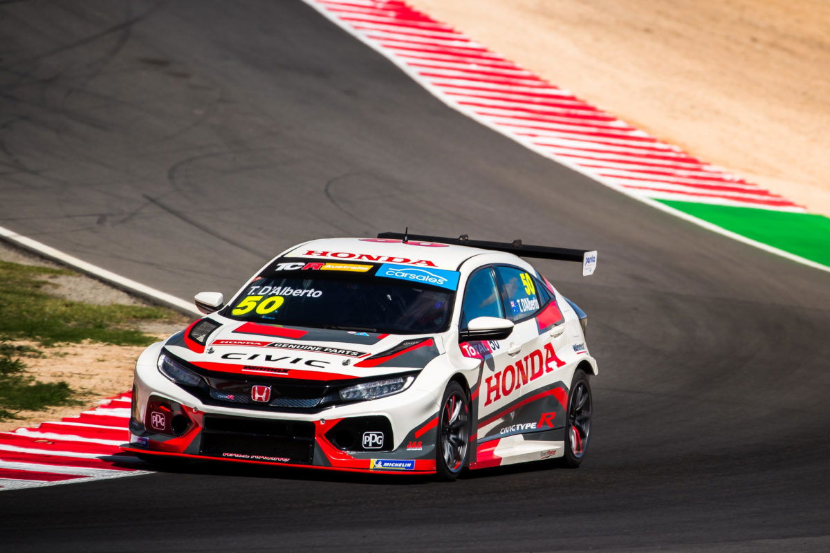 Wall Racing using break to upgrade TCR Hondas