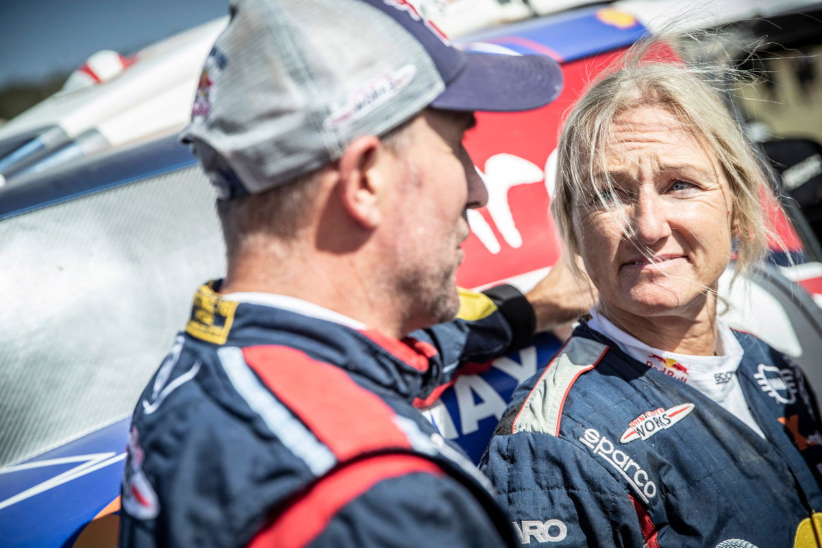 Late Dakar co-driver change for Peterhansel