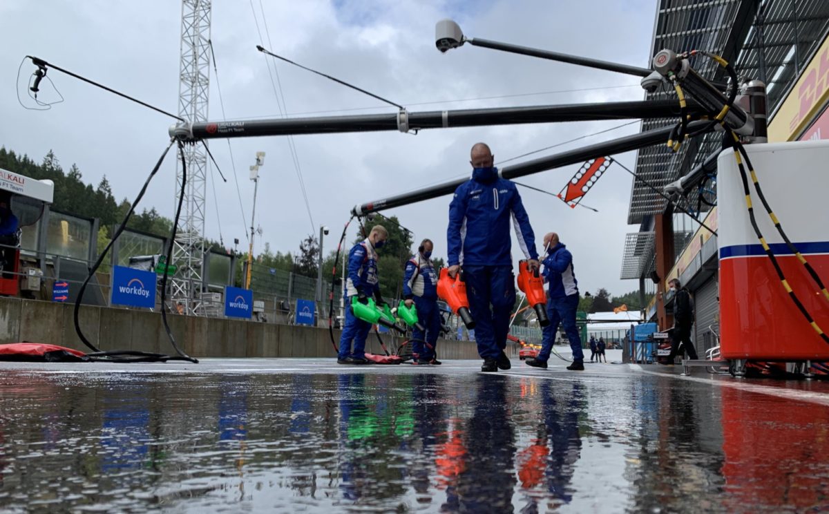 F1 qualifying delayed at wet Spa-Francorchamps