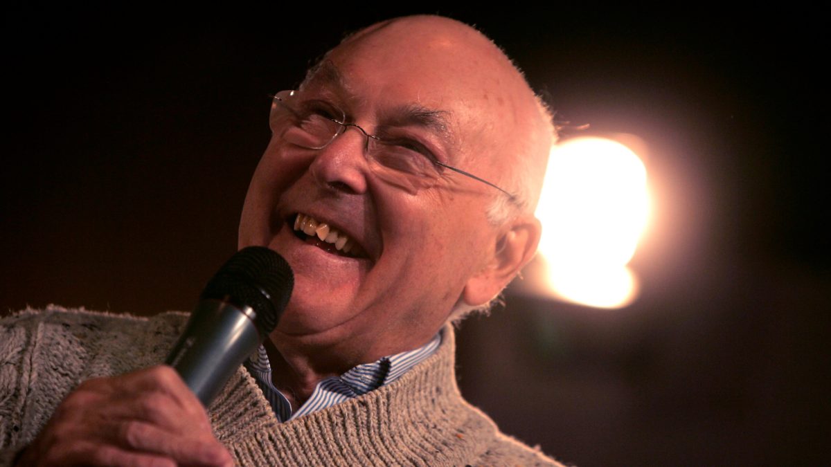 Legendary F1 commentator Murray Walker dies