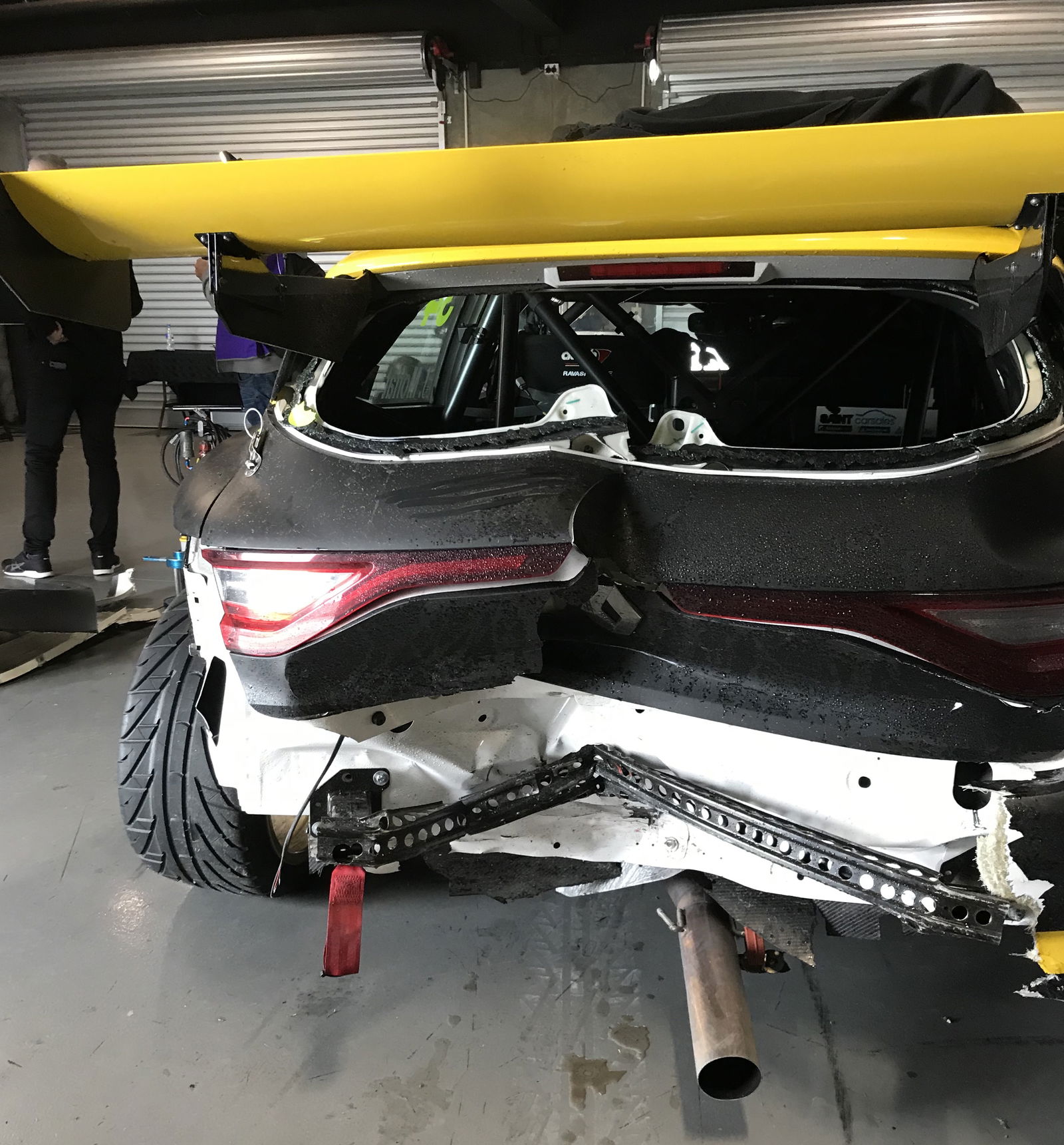 James Moffat's repaired Garry Rogers Motorsport Renault Megane||