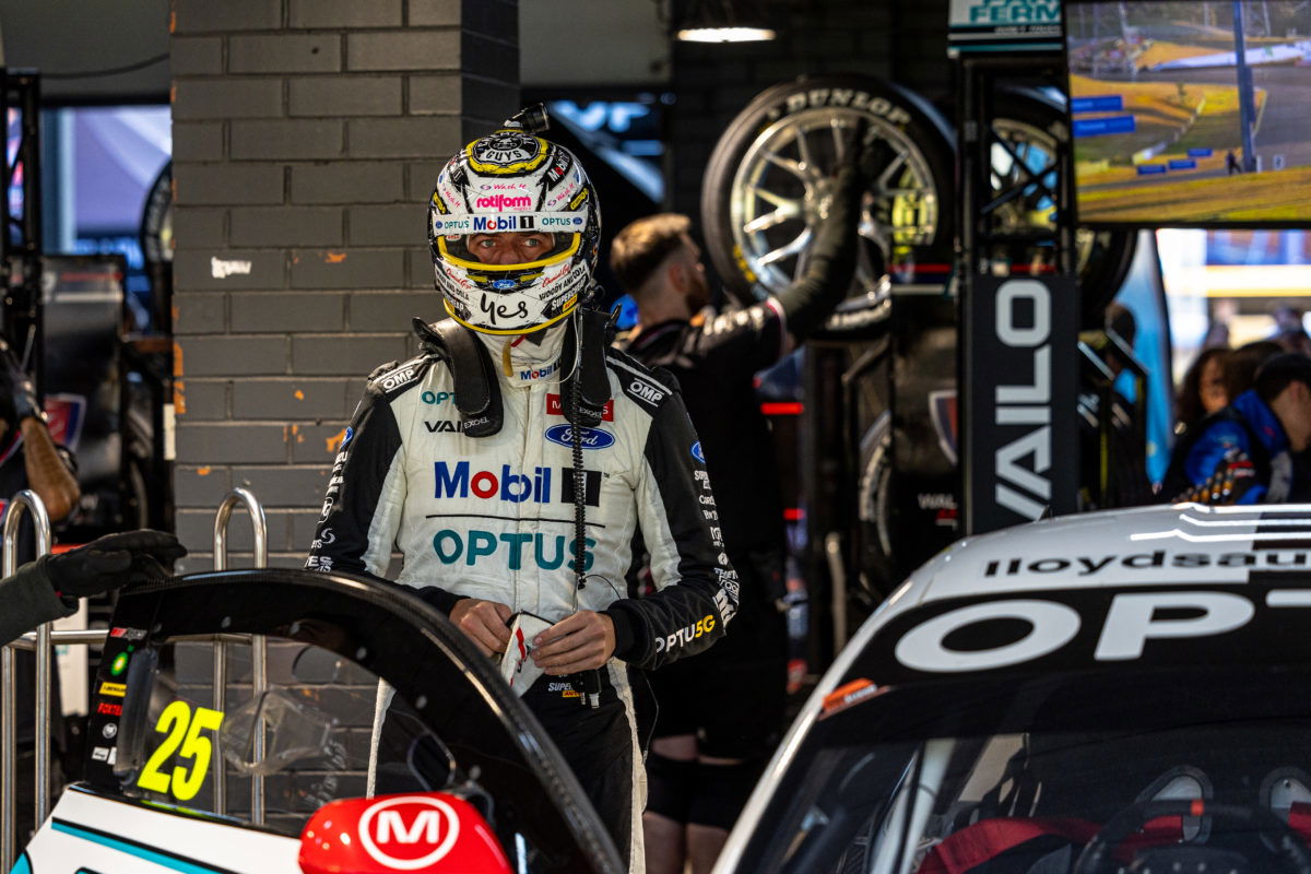 Mostert defends Waters over ‘heat of the moment’ radio rant