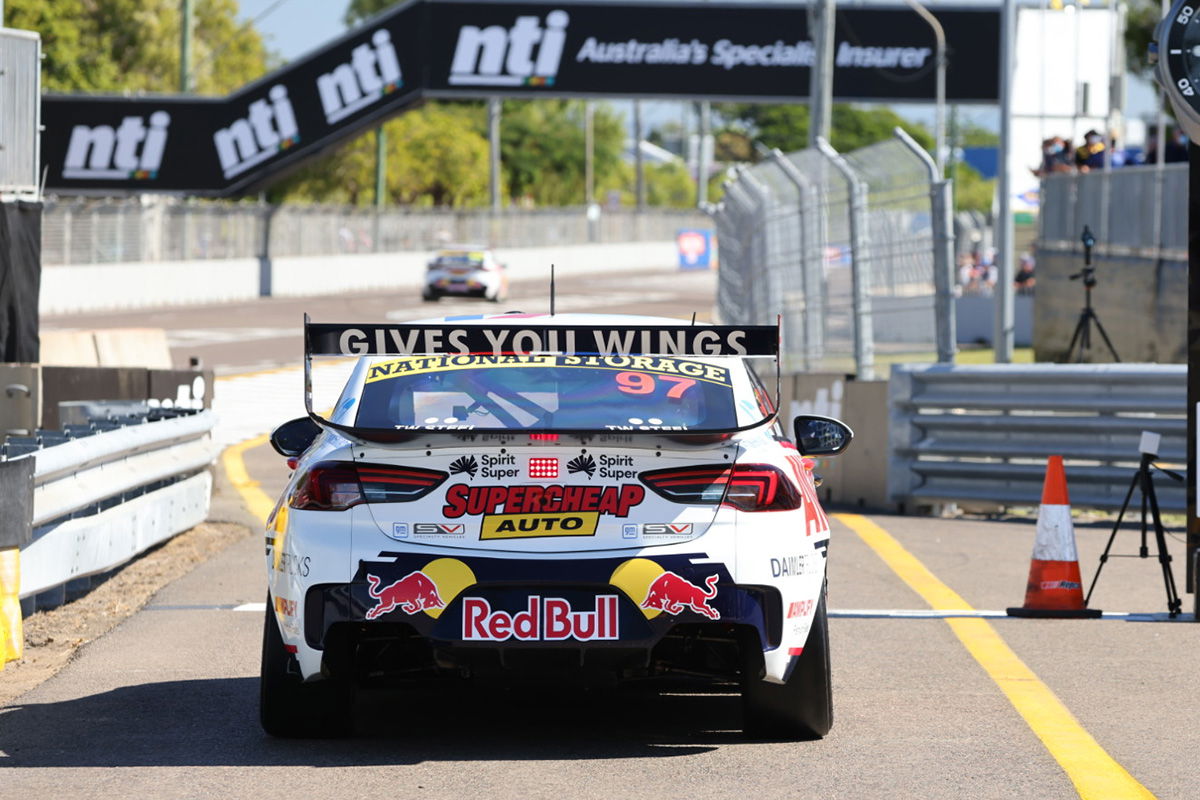 Van Gisbergen blitzes Supercars field in Townsville Shootout