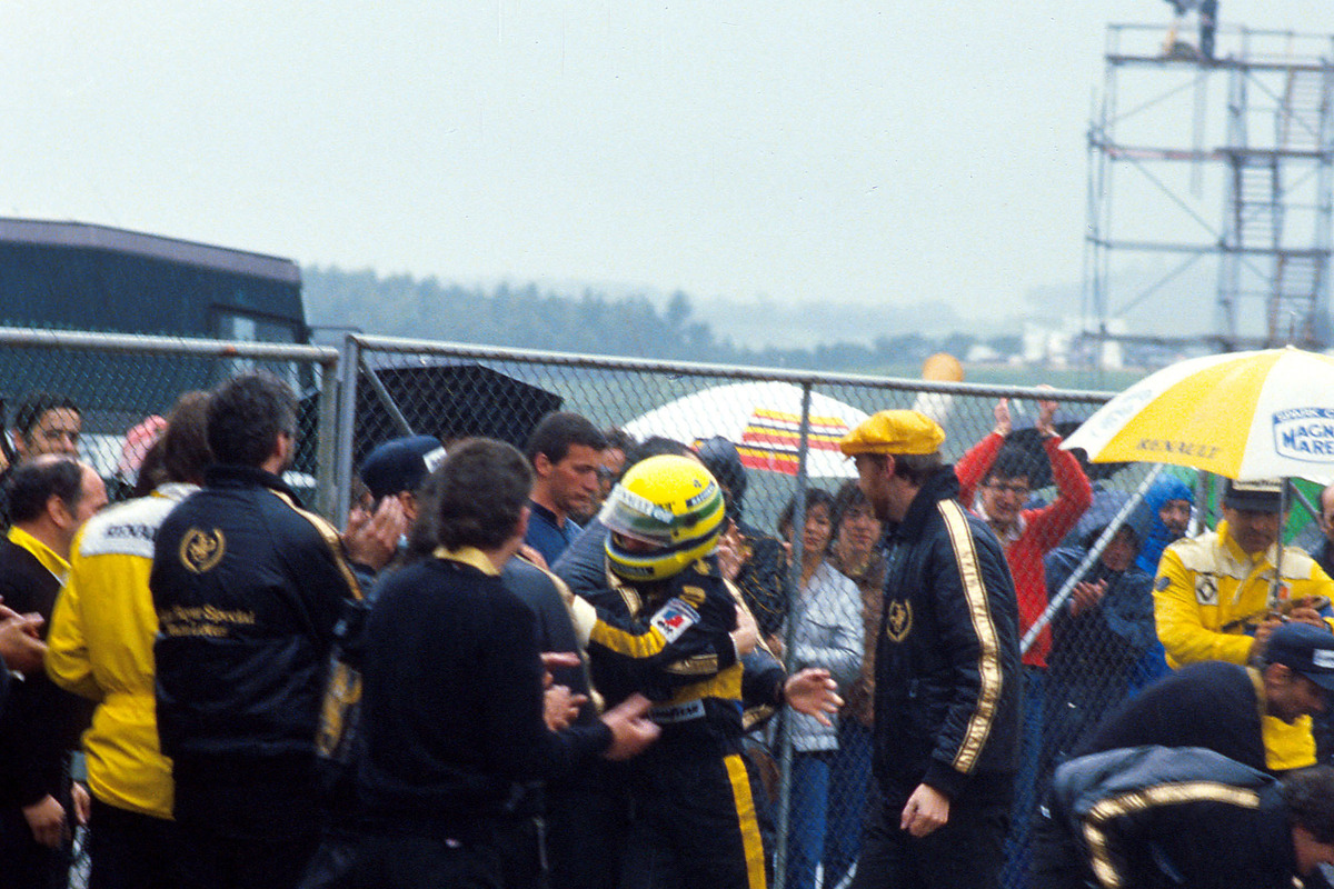 Ayrton Senna en route to his first F1 race win|||||||||||