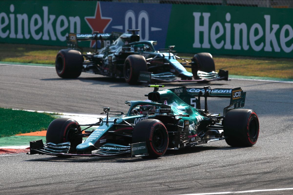 Ex-McLaren boss Whitmarsh joins Aston Martin