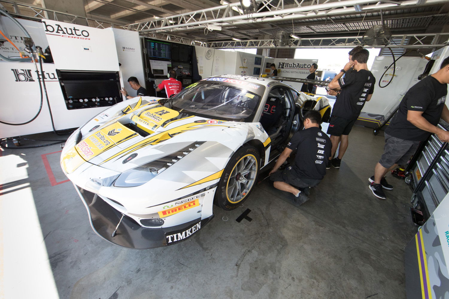 HubAuto Corsa's Ferrari 488 GT3