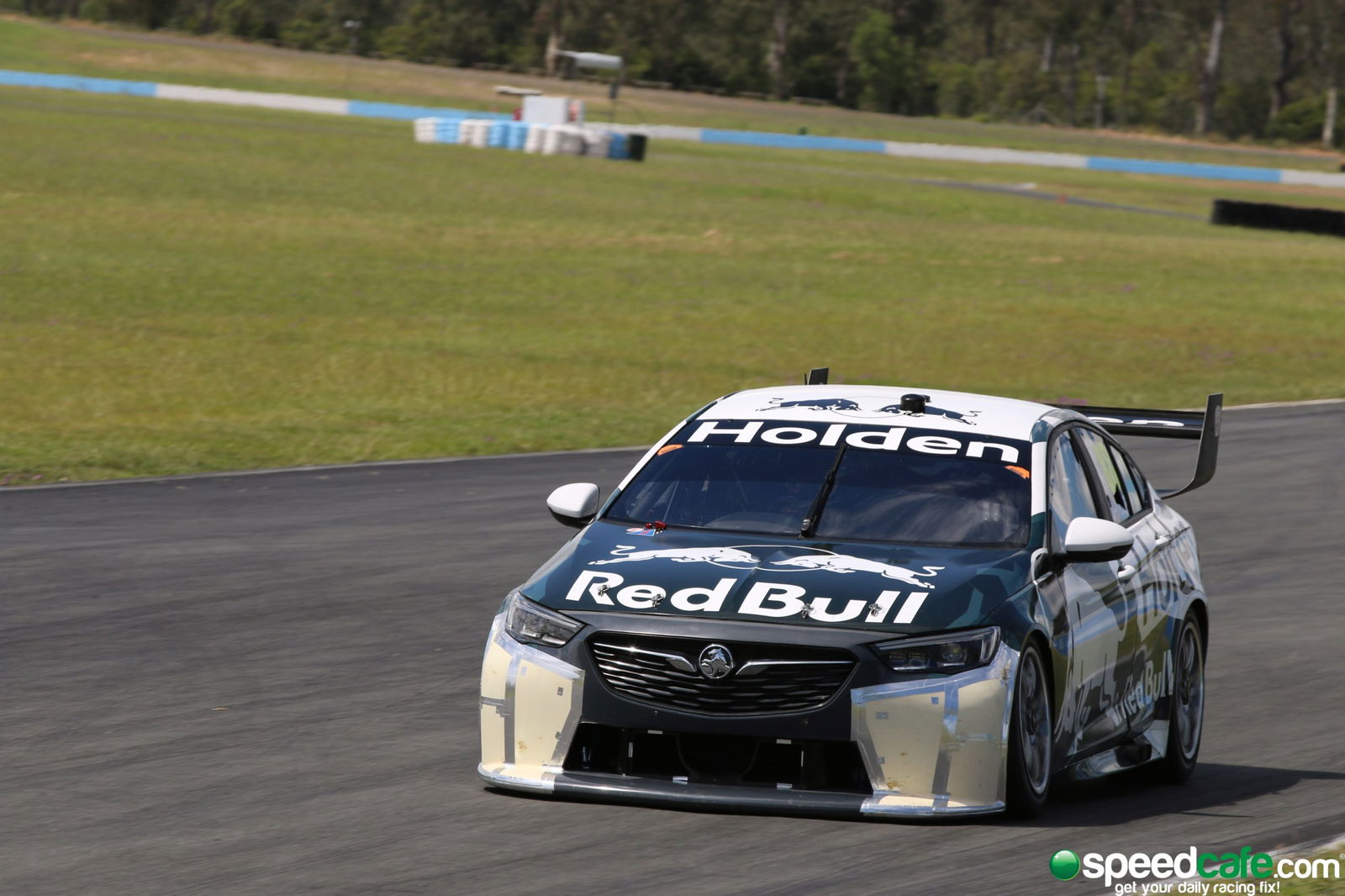 Manufacturing delays hamper ZB Commodore builds