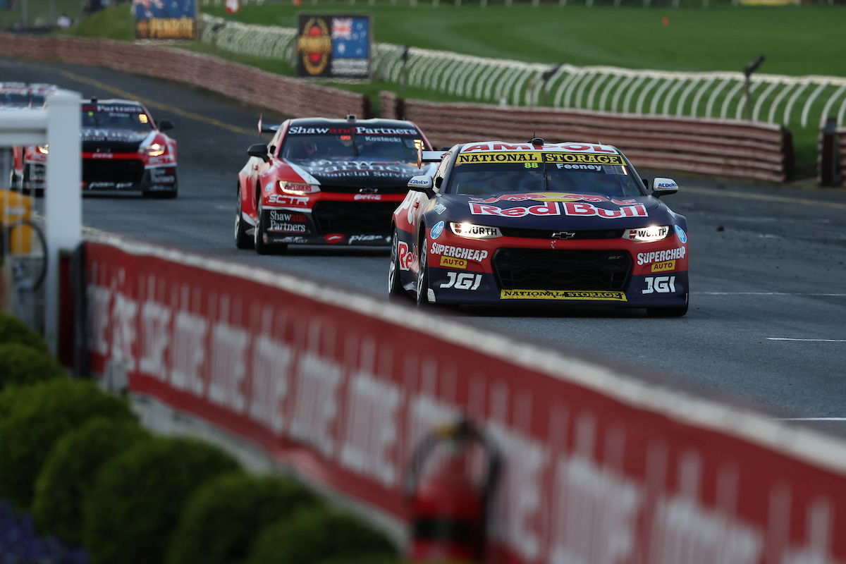 Feeney holds off Kostecki to win Sandown 500