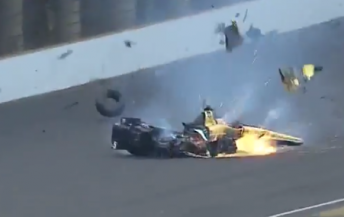 Hinchcliffe suffers leg injury after Indy crash