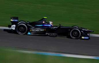 Vergne stays on top at Formula E test
