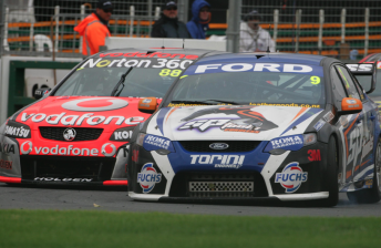 Van Gisbergen penalised for Lowndes contact