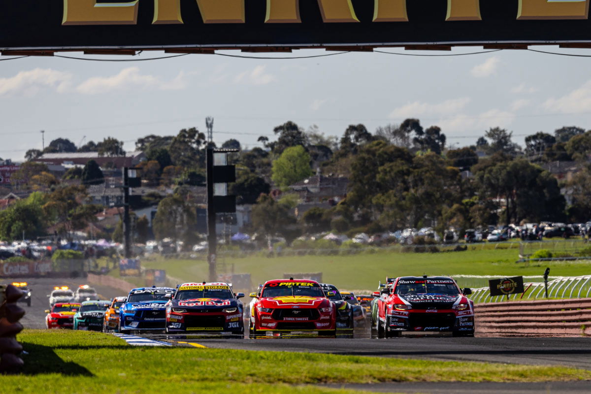 Drivers back retention of 500km enduro after Sandown closes