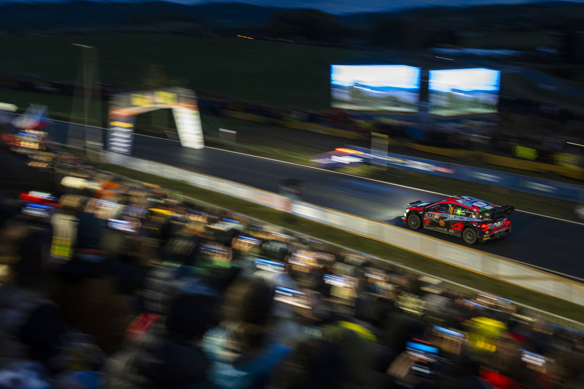 Neuville carries shakedown pace to lead WRC Central European Rally