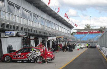 FIRST PICS: V8 Supercars pits at Albert Park