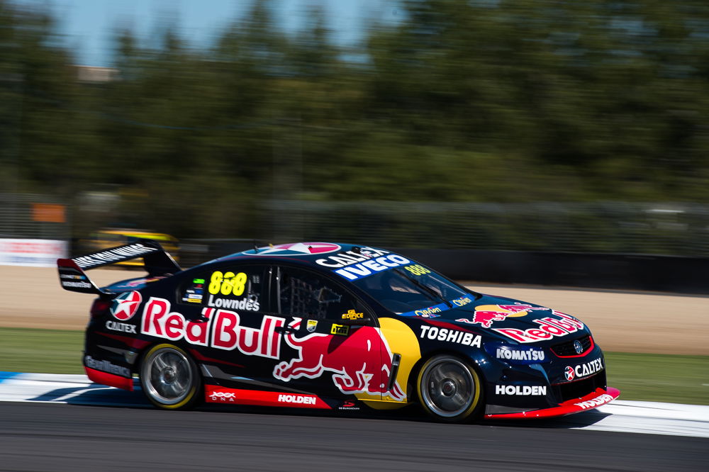 2015 V8 Supercars Round 12.
Auckland 500, Pukekohe Park Raceway, Auckland, New Zealand.
Friday 6th November - Sunday 8th November 2015.
World Copyright: Daniel Kalisz Photographer
Ref: Digital Image V8SCR12_AUCKLAND500_DKIMG0020.JPG