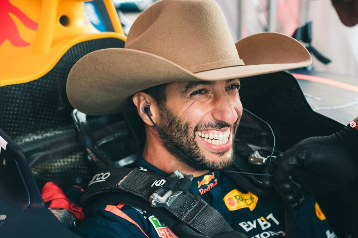 Ricciardo makes F1 return with Red Bull