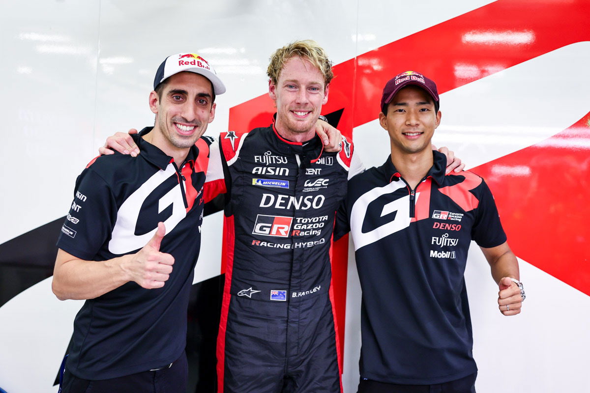 Hartley wins WEC title as Toyota dominates in Bahrain
