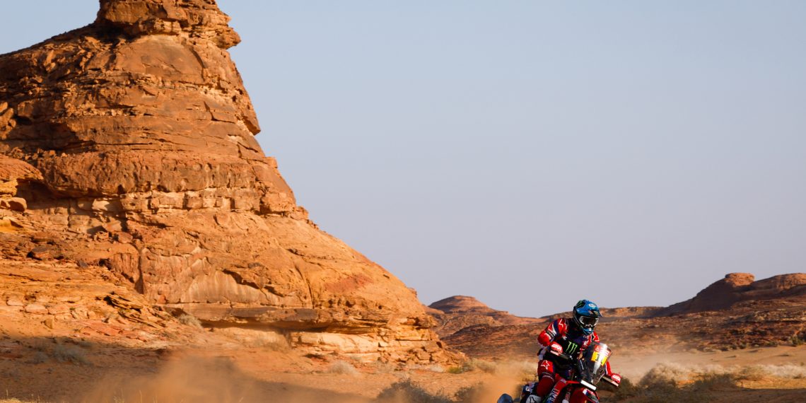 11 CORNEJO FLORIMO José Ignacio (chl), Monster Energy Honda Team, Honda, Motul, Moto, FIM W2RC, action during the Stage 1 of the Dakar 2024 on January 6, 2024 between Al-Ula and Al Henakiyah, Saudi Arabia - Photo Frédéric Le Floc'h / DPPI