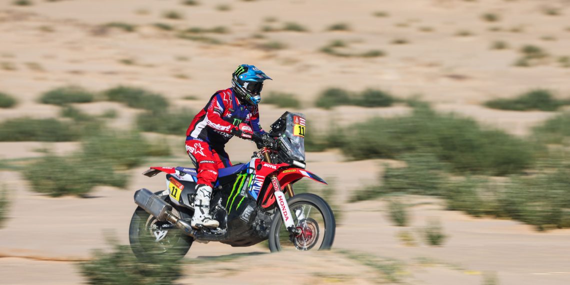 11 CORNEJO FLORIMO José Ignacio (chl), Monster Energy Honda Team, Honda, Motul, Moto, FIM W2RC, action during the Stage 4 of the Dakar 2024 on January 9, 2024 between Al Salamiya and Al-Hofuf, Saudi Arabia