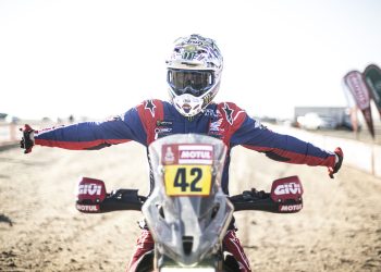 #42 VAN BEVEREN Adrien (fra), Monster Energy Honda Team, Honda, Moto, FIM W2RC, portrait during the Stage 4 of the Dakar 2024 on January 9, 2024 between Al Salamiya and Al-Hofuf, Saudi Arabia