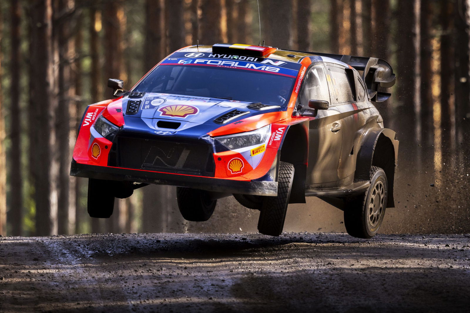 Thierry Neuville flies through the air during Rally Finland. 